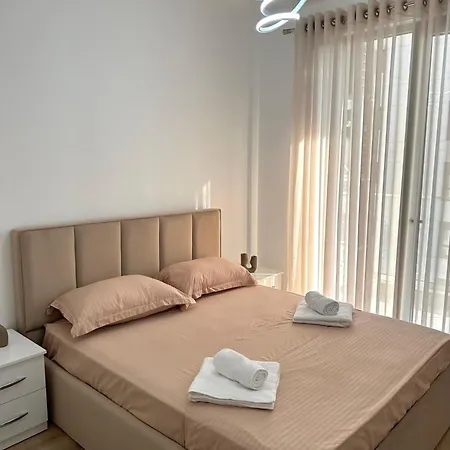 Essy Tirana